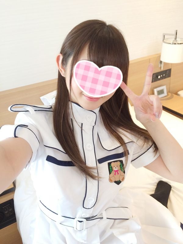 FC2-PPV-1104852 禁断！国民的F罩杯巨乳偶像与御宅族私拍成功 梦的3P