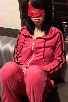 FC2-PPV-1406226 还没舍弃「处女」、娇小肉穴被大人肉棒强硬打桩