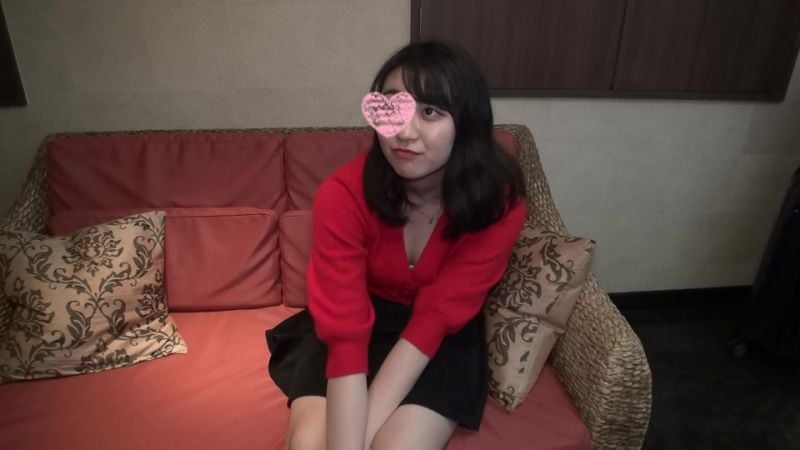 FC2-PPV-1870684 珍藏 可爱声音无法想像的18歳。就这样趁势中出。