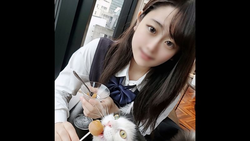 FC2-PPV-2417378 初露脸！！【无修正】站内发现到的10代绝对领域！带入如小猫般清纯女学生到房间淫行中出！！