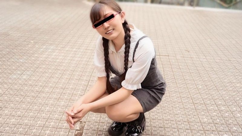 10musume_021426_01 お尻の開発にも興味津々な赤メガネ娘