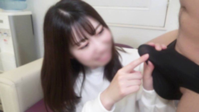 FC2-PPV-4934647 【豪华四发射！】肤色苍白身材高挑美丽。向日无光的业务助理女孩看到硬梆梆的阴茎后，反应过于淫荡，不停地内射！