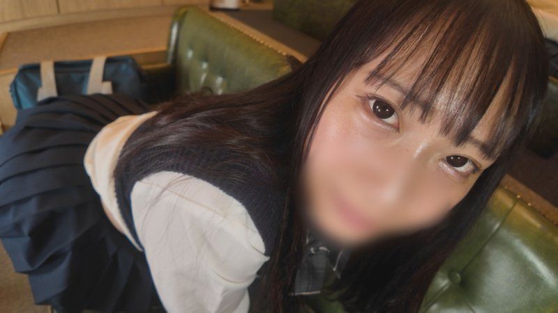 FC2-PPV-4947707 無修正＜G罩杯純白身體,人生首次生中出＞東北出生,港町長大,被吸引眼神的18歲制服軟嫩小穴,將精液一滴不剩地注入小穴裡了！