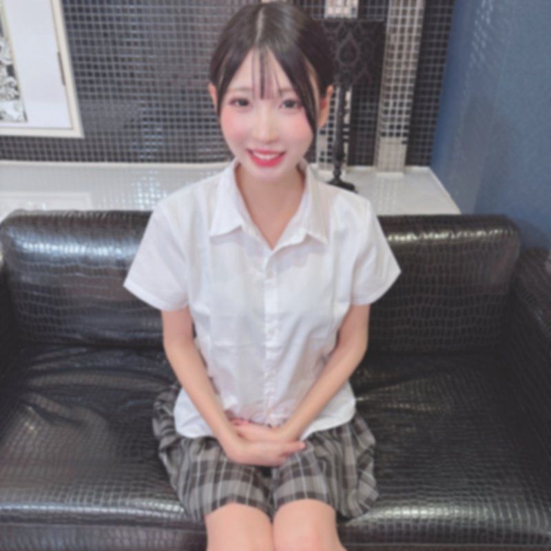 FC2-PPV-4963189 19岁的可怜白皙纤细美女的美丽制服姿态。纤细的身体里注入的浓厚精液。