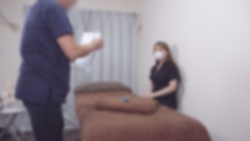 FC2-PPV-4765827 【无/ハメ】在车站前的披萨店工作的20多岁的女性来店了。**因为是女性,所以很敏感,会发出声音,所以心跳不已。