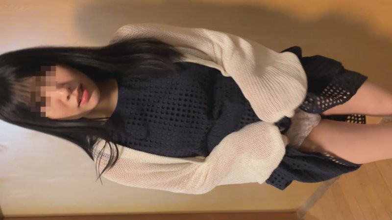 FC2-PPV-4989978 【個撮】白昼在おKOさん玩耍的房間裡。焦急的太太和以業務優先的我。我覺得沒有被發現。