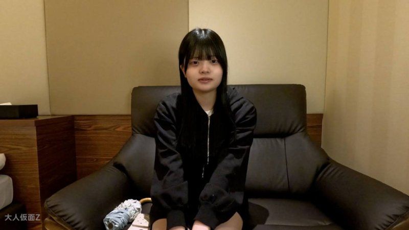 FC2-PPV-4698290 【素人初拍】真奈美(18歲)158公分45公斤C罩杯的瘦小乳房。明明很可愛，卻不知道為什麼答應了拍攝。最後進行了中出、深喉、玩具責備、肛門貫通ATM。