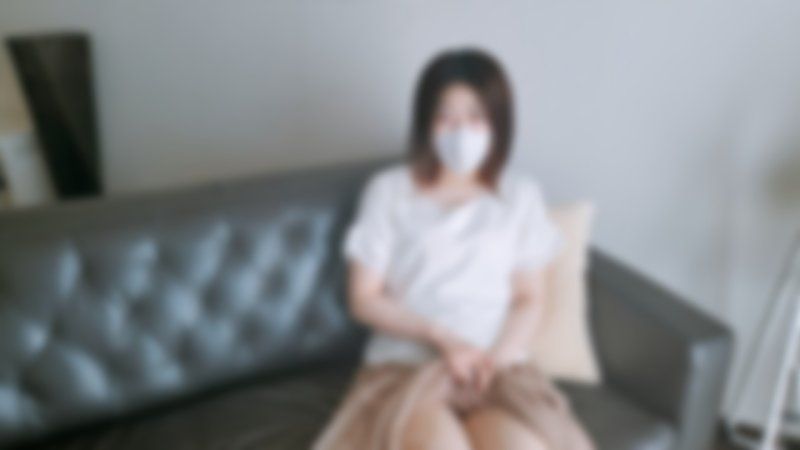 FC2-PPV-4715270 【无・完全素人】认真从事工作的土气感觉21岁OL！